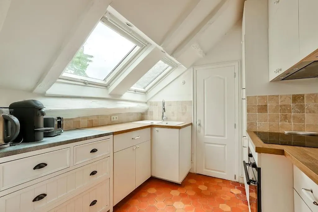 Stunning Duplex Near Place De La Nation Paris France