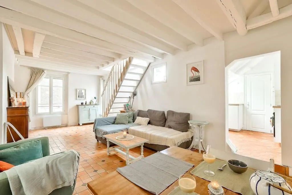 Stunning Duplex Near Place De La Nation Paris